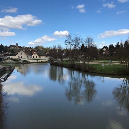 Les Lodges Du Canal Vue Sur Le Canal Rogny Exterior photo