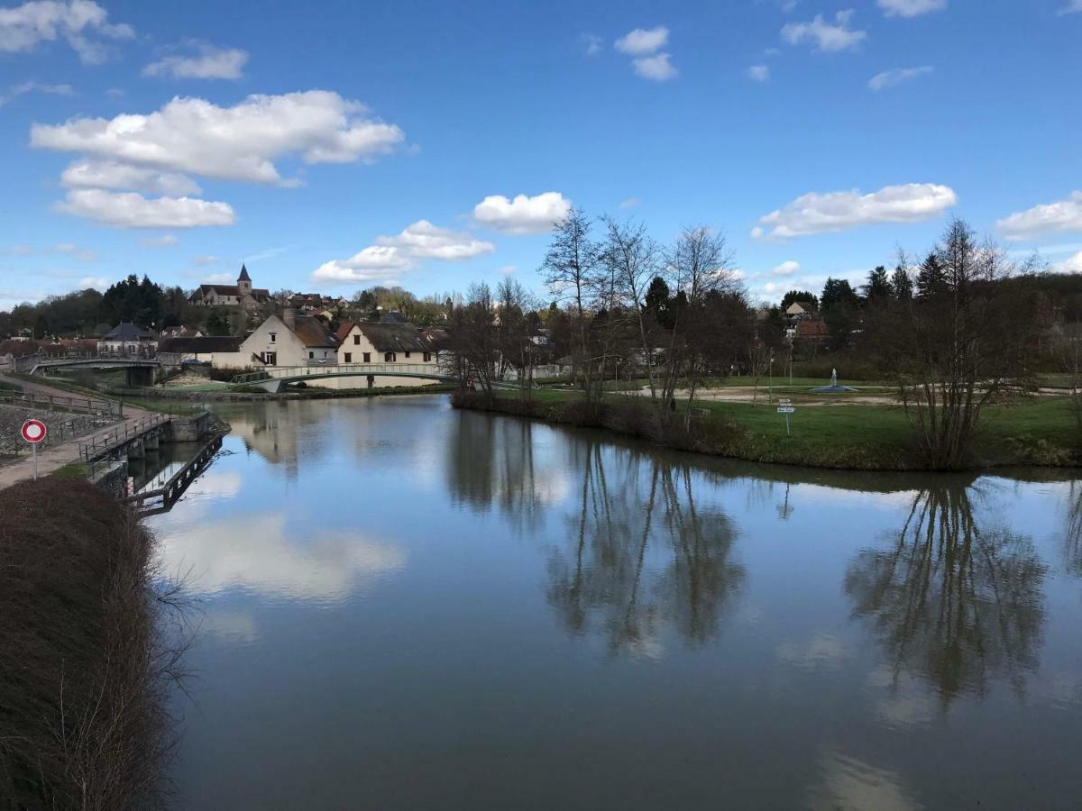 Les Lodges Du Canal Vue Sur Le Canal Rogny Exterior photo